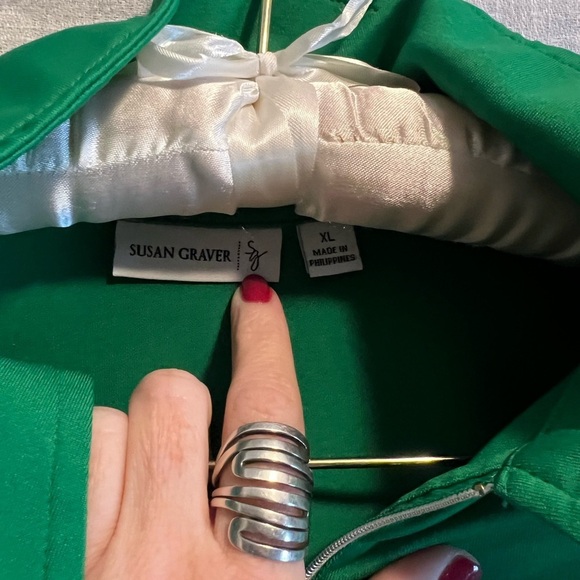 Susan Graver green shirt, gathered 3/4 sleeves. Zipper front. St. Patrick’s Day - Picture 2 of 6